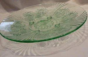 Lt Green GLASS FOOTED SERVING PLATE PLATTER DAISIES & ART DECO, spring/ summer - Picture 1 of 12