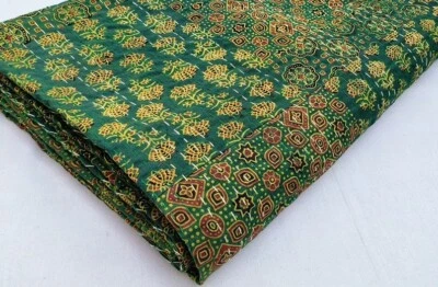 Hermosa colcha manta edredón Kantha de algodón tamaño king de retazos Ajrhak Foto 1 de 4