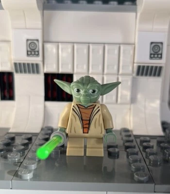 Lego Star Wars 75002 Yoda sw0446 Clone Wars AT-RT White Hair - Image 1 of 2