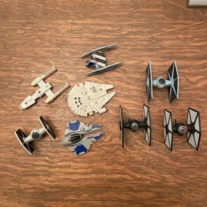 Lotto di 8 figurine Star Wars LFL Hot Wheels Tie Fighter da collezione sfuse - Foto 1 di 9