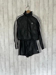 Adidas Trainingsanzug Firebird Trainingsjacke Gr. M & Pleather Shorts Gr. S / schwarz - Bild 1 von 23