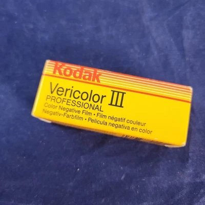 1 Roll Kodak VPS 120 Vericolor III Film Type Expired 1995 Vintage SEALED - Image 1 of 4