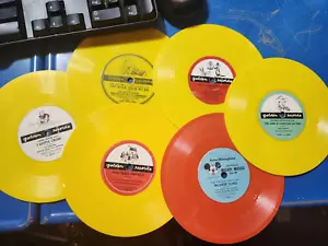 Vintage Lot 6 Golden Records Yellow Disney, Looney Toons and patristic songs - Foto 1 di 7