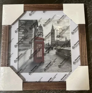 A picture of London and frame - Picture 1 of 3