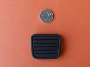 PEDAL RUBBER PAD BRAKE CLUTCH HOLDEN FRONTERA JACKAROO RODEO SHUTTLE GREAT WALL - Picture 1 of 3