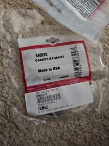 Briggs & Stratton Exhaust Gasket & Hardware 690970, 2-pack OEM Part - Picture 1 of 2