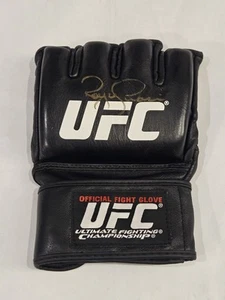 Royce Gracie Gold Autographed Signed UFC FIGHT GLOVE PSA CERTIFIED RARE - Picture 1 of 6