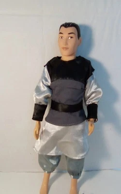 Boneca Barbie Mulan LI Shang - Imagem 1 de 4