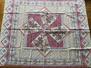 Vintage rosa FEDERN Rose Blumen Baumwollstoff großer Cheater QUILT TOP Panel 35x45 - Bild 1 von 2