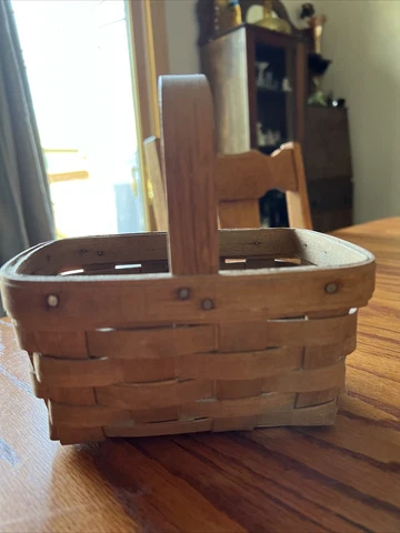 Longaberger Handwoven Basket with Handle Signed 1986 Cover