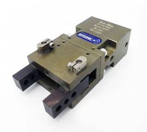 SCHUNK GWB44 307136 Winkelgreifer -used- - Picture 1 of 4