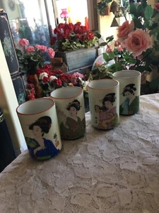 4er Set Vintage japanische Geisha Mädchen-Wein/Teetassen/Becher 4 3/8" hoch - Bild 1 von 7