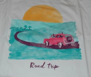 XL NUEVO CON ETIQUETAS Camiseta para mujer Life is Good Road Trip blanca SS Crusher - Imagen 1 de 4