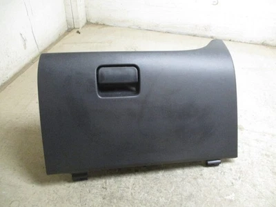 Conjunto de guantera negra Mitsubishi Mirage OEM LKQ Foto 1 de 4