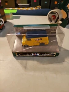 CORGI CLASSICS - BEDFORD CA VAN - COLLECTORS CLUB 1999 - 1/43 SCALE MODEL D981 - Picture 1 of 6