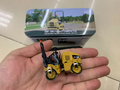 Cat CB2.7 Utility Compactor 1:50 Scale By DieCast Masters DM85593 New in Box - Image 1 of 4