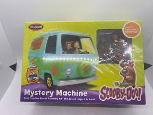 Skill 1 Snap Model Kit The Mystery Machine with Scooby-Doo & Shaggy figures New