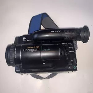 Sony CCD-TR705E PAL Hi8 Video8 Video Camera Camcorder FOR PARTS/REPAIR - Picture 1 of 5