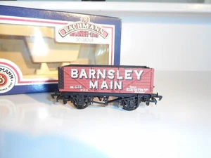 Bachmann 33-101A, 7 Plank Barnsley Main. Very good condition. OO Scale. Boxed - Picture 1 of 11