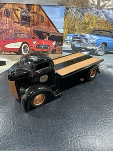 1947 Ford COE Flatbed Truck in 1/24 Scale by Jada Ford Motor Co Detroit - Picture 1 of 7