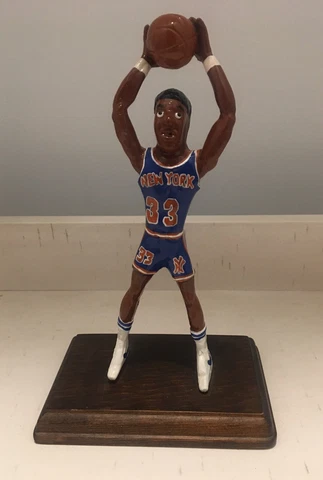 1990's Ceramic Figure Patrick Ewing New York Knicks Wooden Base (VHTF) Rare 1of1 Cover