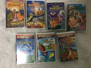 The Land Before Time Lot Set of 7 VHS Tapes Movie Universal Clamshell Covers - Picture 1 of 4