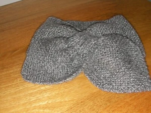 HAND KNITTED NECK BOW-TIE SCARF NEW - Picture 1 of 2