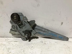 Toyota COROLLA Right Rear Window Reg/Motor AE101 Manual 05/92-10/99 - Picture 1 of 2