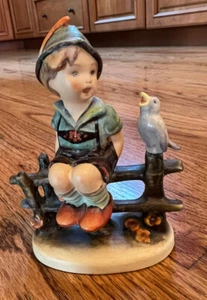 VINTAGE M.J. HUMMEL - JUNGE SITZT AUF EINEM ZAUN - 1938 Germany W Goebel - Bild 1 von 7