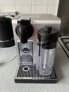 NESPRESSO by De'Longhi Lattissima Pro EN750MB Kaffeevollautomat - Top Zustand - Bild 1 von 6