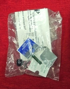 Square D PK3MB Halte-/Verriegelungswinkel Verwendung mit QO 3 Phasen Lastzentrum - NEU - Bild 1 von 2