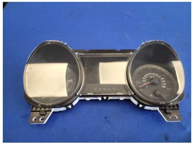 Ford Mustang GT S550 2016 velocímetro panel calibre MPH 61 k millas 2610 Foto 1 de 4