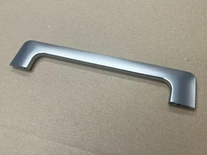 Turnstyle Designs Slimline Italian Plain Satin Cabinet Handle 160mm H1878 - Picture 1 of 12