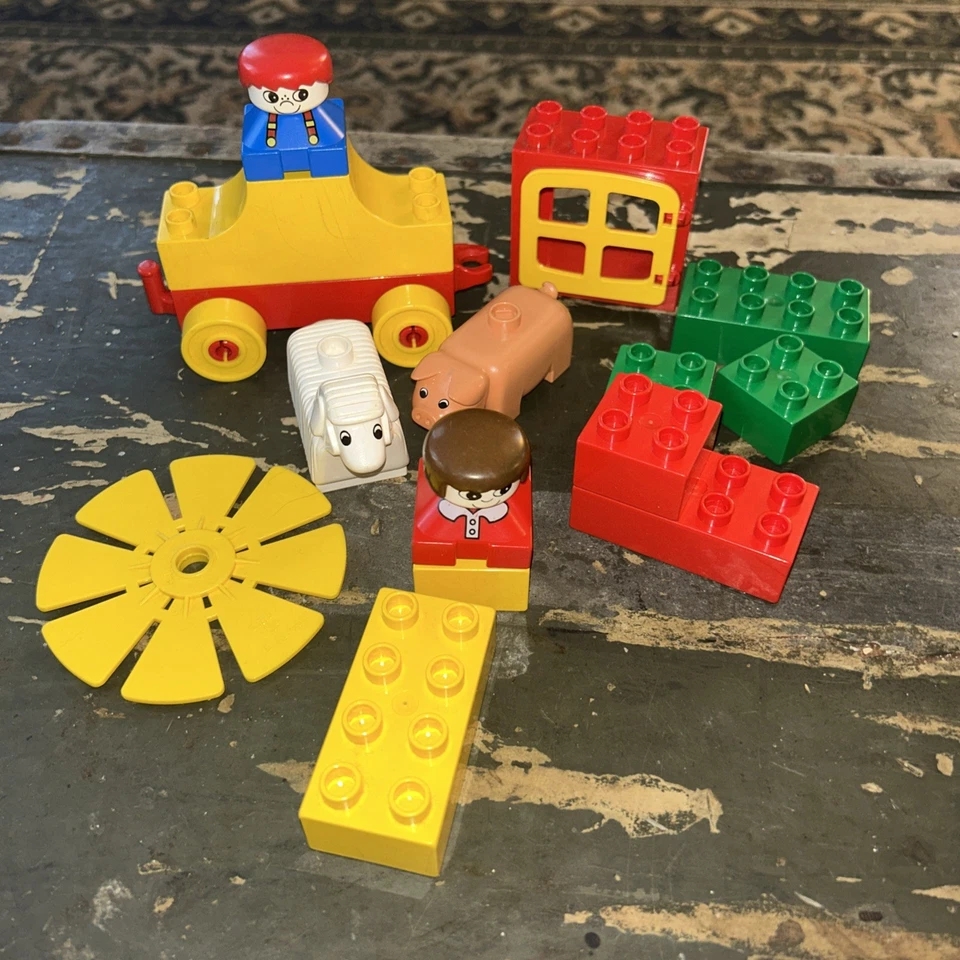 Vintage LEGO Duplo Small  Lot Pig  Sheep People Etc - Image 1 of 1