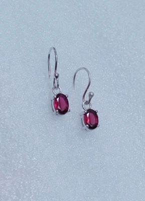 Orecchini pendenti ovali granato rodolite argento sterling 925 gioielli fatti... - Immagine 1 di 4