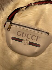 Gucci Authentic logo belt bag Cream small