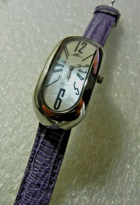 Reloj de cuarzo suizo ADEE KAYE para dama contorneado con esfera MOP AK 5103-L ¡Como nuevo! Foto 1 de 4