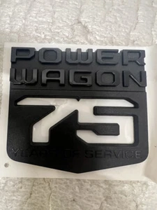 Dodge Ram 2500 2021 75 aniversario pilar C insignia 68464716AB - Imagen 1 de 1