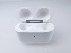 Apple AirPods 3. Generation MagSafe Ladecase A2566 Case LEER gebraucht #83 - Zdjęcie 1 z 4