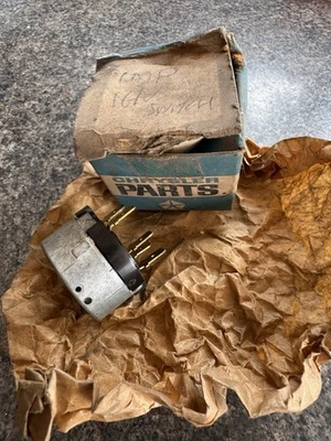 INTERRUPTOR DE ENCENDIDO COLUMNA DE BLOQUEO DE DIRECCIÓN HILLMAN IMP NUEVO DE STOCK - GRUPO ORIGINAL LUCAS ROOTES Foto 1 de 4