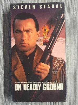 On Deadly Ground VHS 1994 Action Steven Seagal Warner Bros Foto 1 de 3