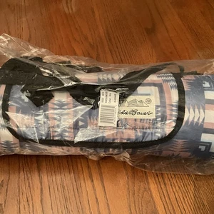 Eddie Bauer Water-repellent Outdoor Blanket Bluehhaze 59”x53” - Picture 1 of 4