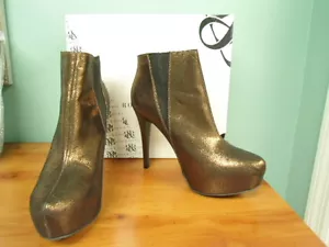 Women's Size 8 Rock & Republic Georgine Bronze Ankle Boots NEW MSRP $99.99 - Picture 1 of 6