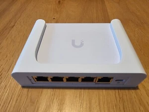 USW-Flex-2.5G-5 (USW-Flex Mini 2.5G) Wall Mount - Picture 1 of 9