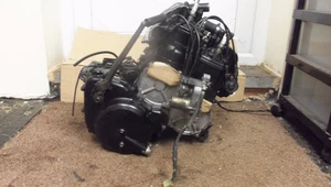 Suzuki RG400 engine crank cases gearbox cylinders heads spares motor rg500 RGV - Picture 1 of 9