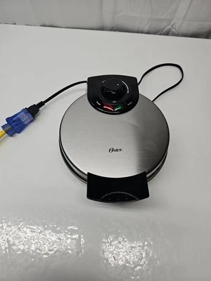 Gofrera belga antiadherente Oster con control de temperatura plateada CKSTWF2000 Foto 1 de 4