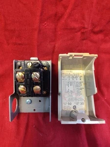 Furnas Air Pressure Control Switch on-50 Off-30 PSI 69W R5 - Picture 1 of 7