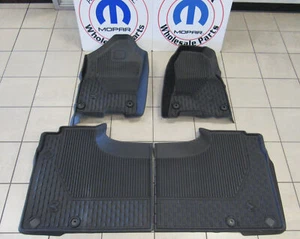 Alfombrillas de goma para todo tipo de clima Dodge RAM NEGRAS doble cabina NUEVAS OEM MOPAR - Imagen 1 de 9