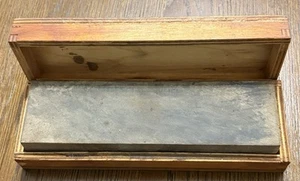 Vintage Wetzstein in schöner Holzkiste ~ gebraucht ~ 7” x 2” x 1” - Bild 1 von 7