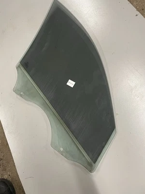 ✅ 06-11 OEM BMW E90 325 335 M3 Sedan FRONT Left Driver Side Window Glass Tinted - Image 1 of 4